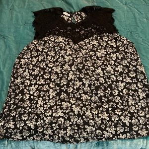 3xl Sleeveless Black/White Top